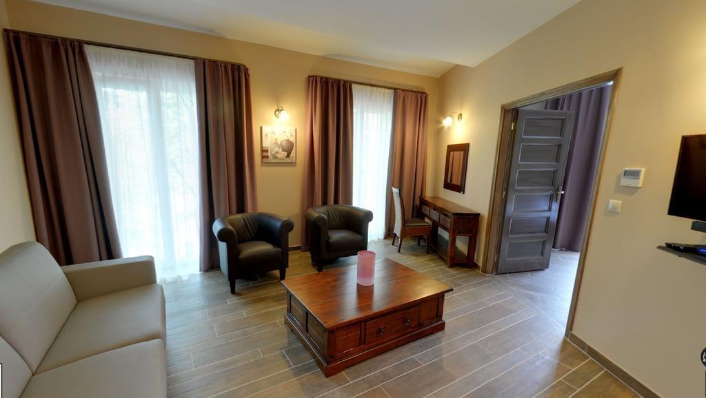 Maya Panzio-Rezidencia Szeged Luaran gambar